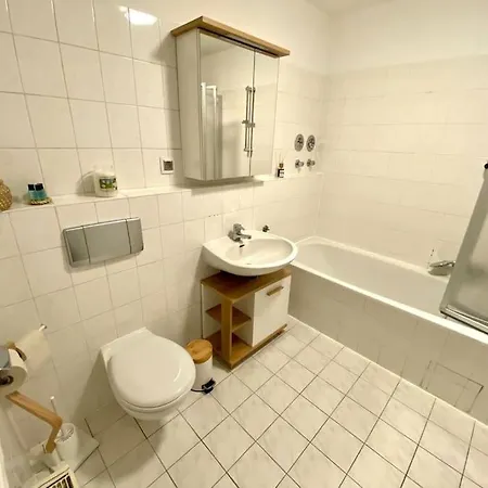 Stilvolle Ferienwohnung Mit Stellplatz Wlan Free Netflix Naehe Bahnhof Zwickau Exterior photo