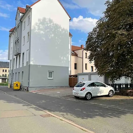 Stilvolle Ferienwohnung Mit Stellplatz Wlan Free Netflix Naehe Bahnhof Zwickau Exterior photo