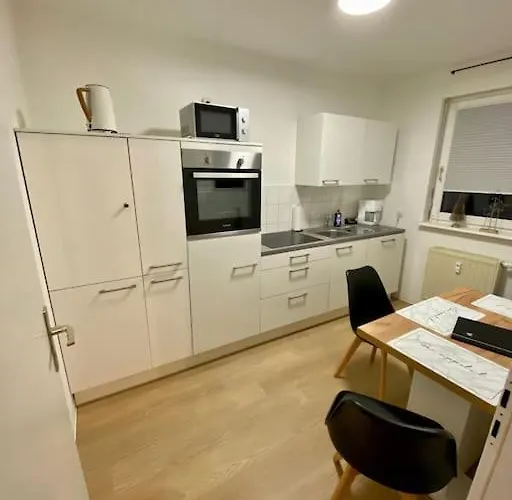 Stilvolle Ferienwohnung Mit Stellplatz Wlan Free Netflix Naehe Bahnhof