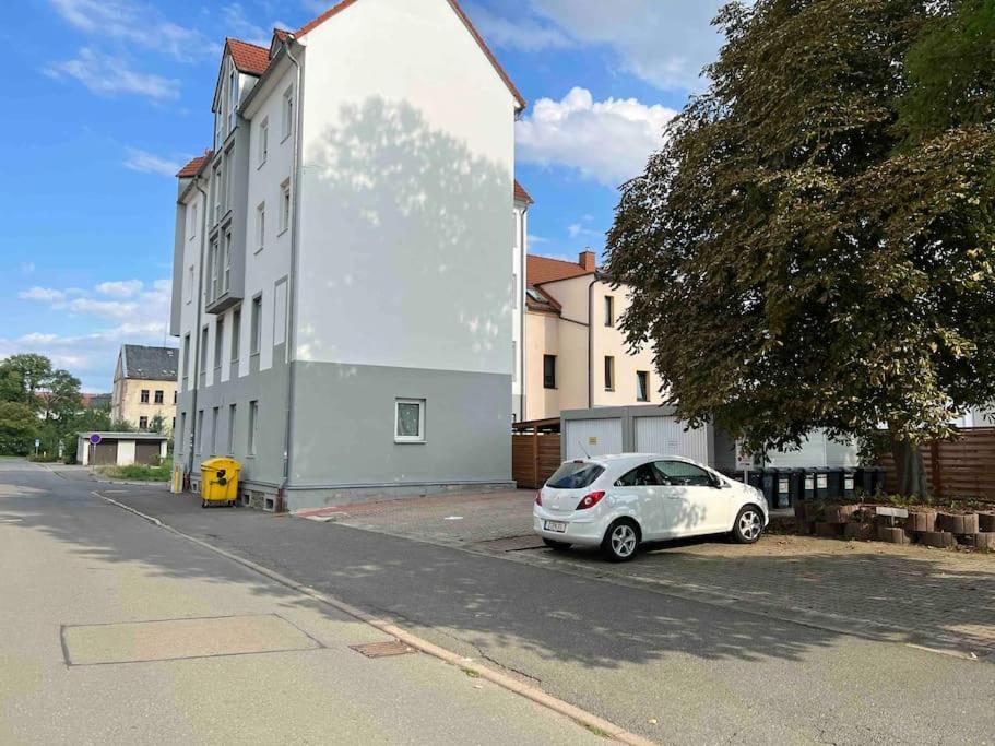 Apartment Stilvolle Mit Stellplatz Wlan Free Netflix Naehe Bahnhof Zwickau